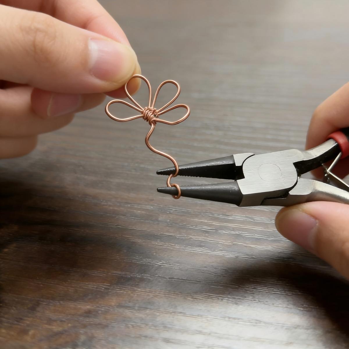 プロ仕様のミニロングノーズプライヤー、スプリング式、滑り止め - Electronics Repair Hobby のレビューと価格