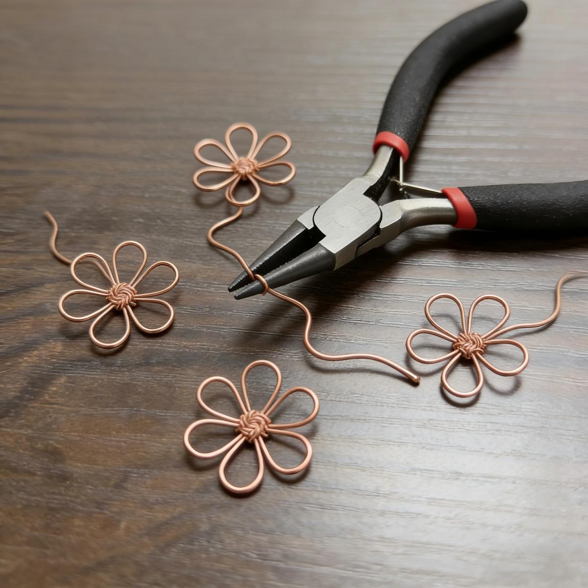プロ仕様のミニロングノーズプライヤー、スプリング式、滑り止め - Electronics Repair Hobby のレビューと価格